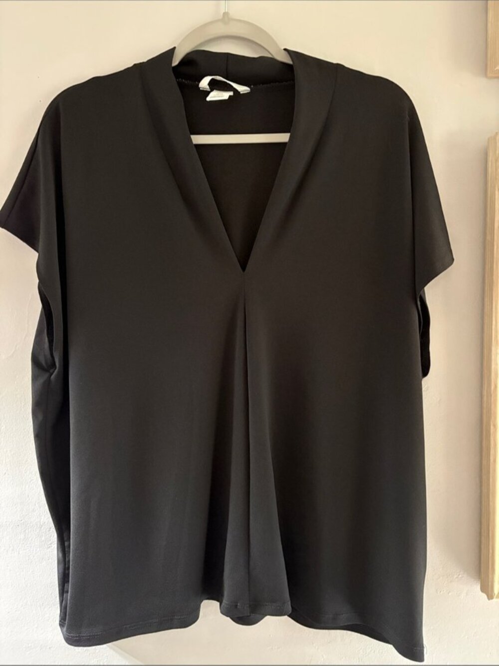 Black V-Neck Short Sleeve Tunic Top - Picture 2 of 2